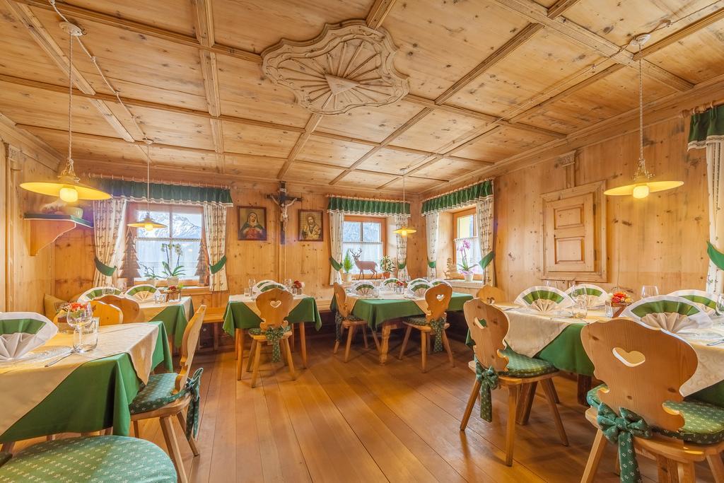Berggasthaus Agritur Moserhof Braies  Exterior foto
